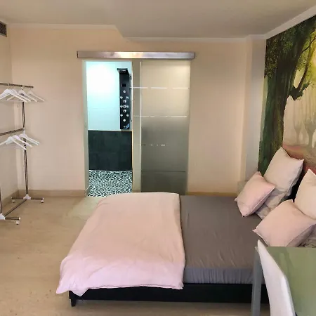 Rooms In Seafront Villa Malaga Exterior photo