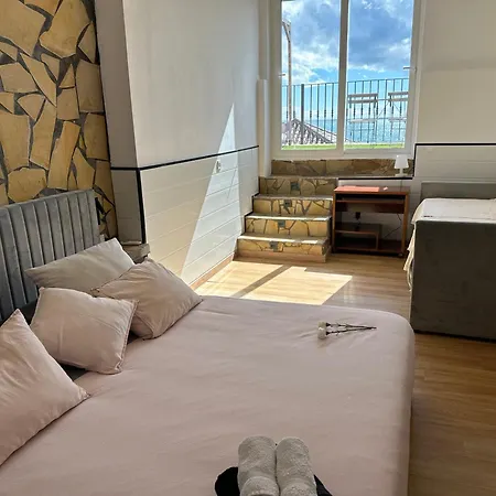 Rooms In Seafront Villa Malaga Exterior photo